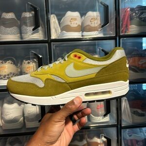 BNIB Green Curry Air Max